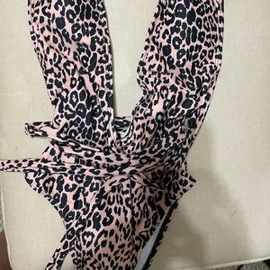 Leopard one piece bathsuit